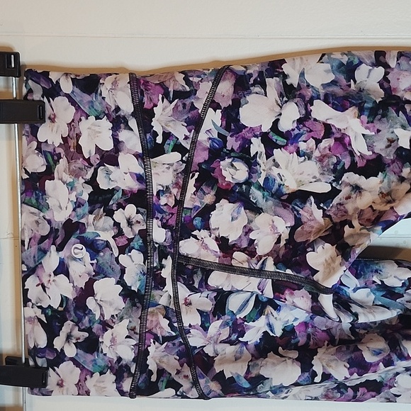Lululemon Floral Purple and White Leggings - Picture 11 of 12